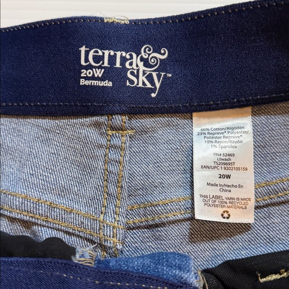Terra & Sky Distressed Button-Front Denim Shorts - Blue - Picture 5 of 12